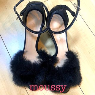 マウジー(moussy)のmoussy ファー付きサンダル(サンダル)