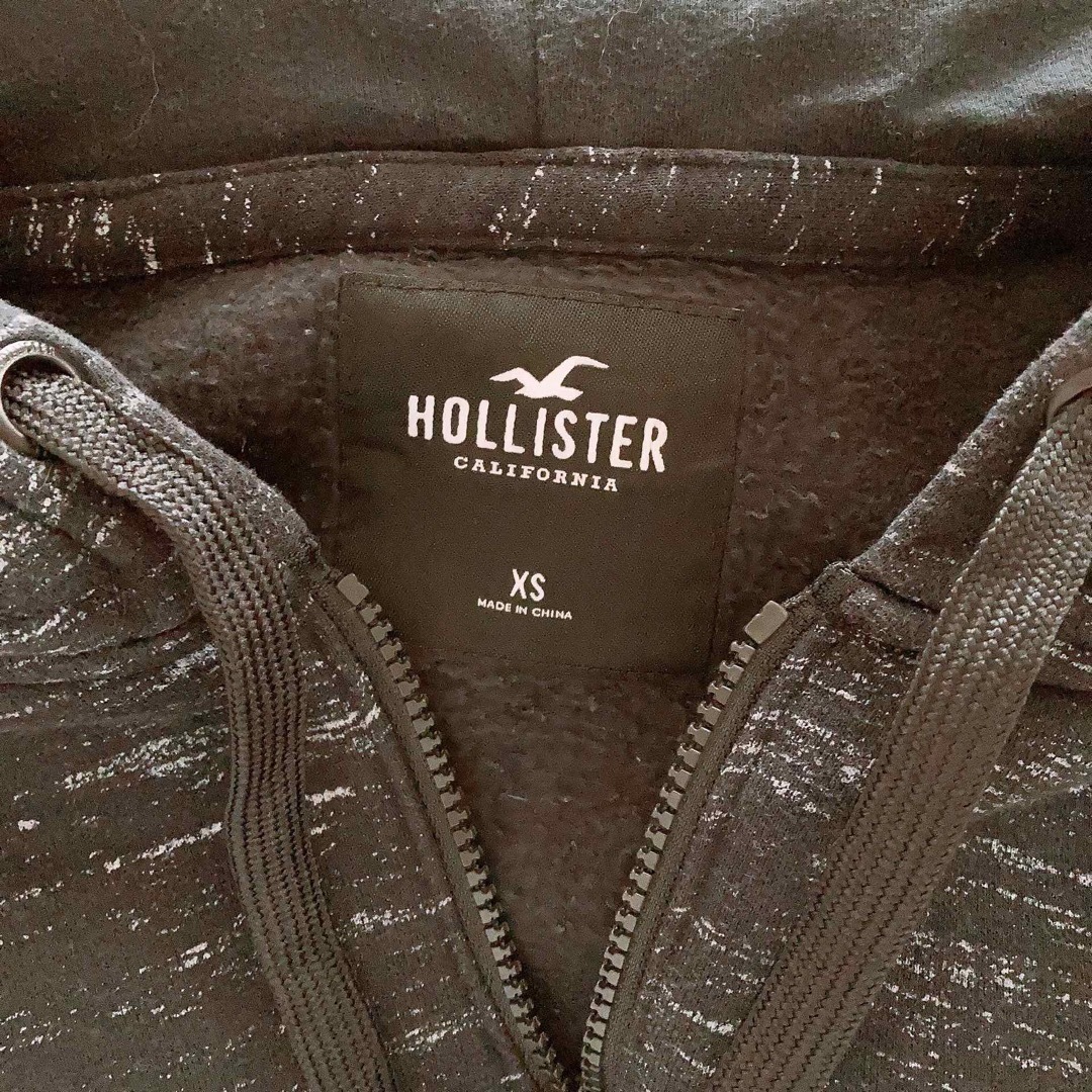 Hollister(ホリスター)のホリスター　ジップアップパーカー　トップス　スウェット メンズのトップス(パーカー)の商品写真