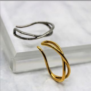 イヤーカフ　ステンレス　新品　ゴールド　シルバー　アレルギー　アクセサリー(ピアス)