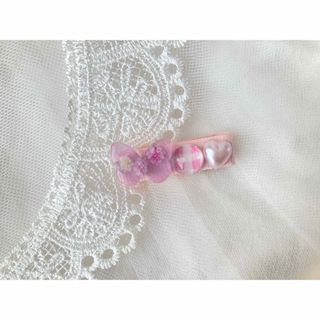 かすみ草レジンのヘアクリップ（ドライフラワー ）ベビー キッズ(ファッション雑貨)