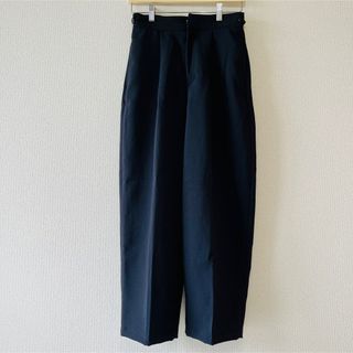 トゥデイフル(TODAYFUL)の【美品】louren centerpress cocoon pants ネイビー(カジュアルパンツ)