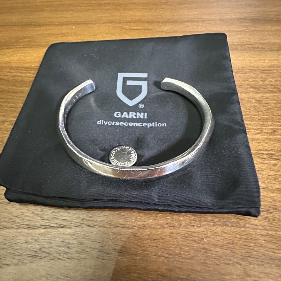 GARNI(ガルニ)のGARNI Wave Bangle メンズのアクセサリー(ブレスレット)の商品写真