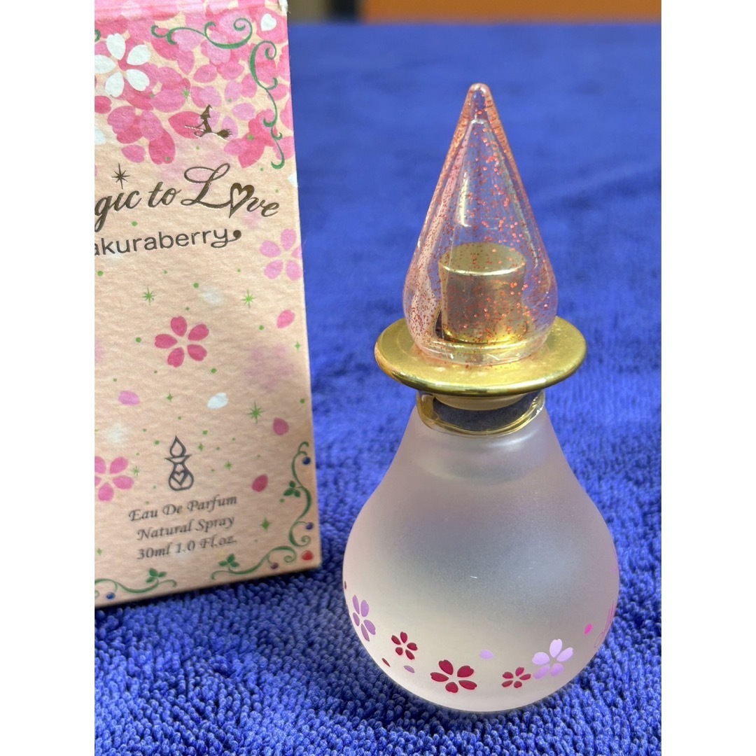 ラブ＆ピース マジック トゥ ラブ サクラベリー  30ml 香水 フレグランス コスメ/美容の香水(香水(女性用))の商品写真