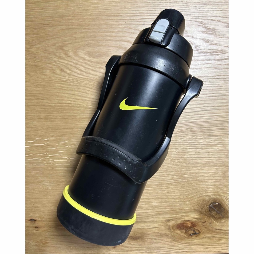 NIKE(ナイキ)のナイキ 水筒 ハイドレーションボトル　2L スポーツ/アウトドアのスポーツ/アウトドア その他(その他)の商品写真