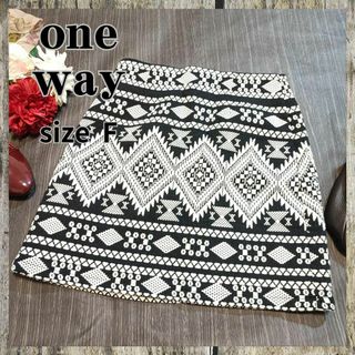 ワンウェイ(one*way)のone way【F】ショート丈　スカート　総柄　ブラック(ミニスカート)