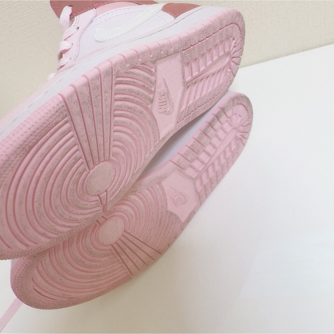 NIKE(ナイキ)のNike WMNS Air Jordan 1 Mid Digital Pink レディースの靴/シューズ(スニーカー)の商品写真