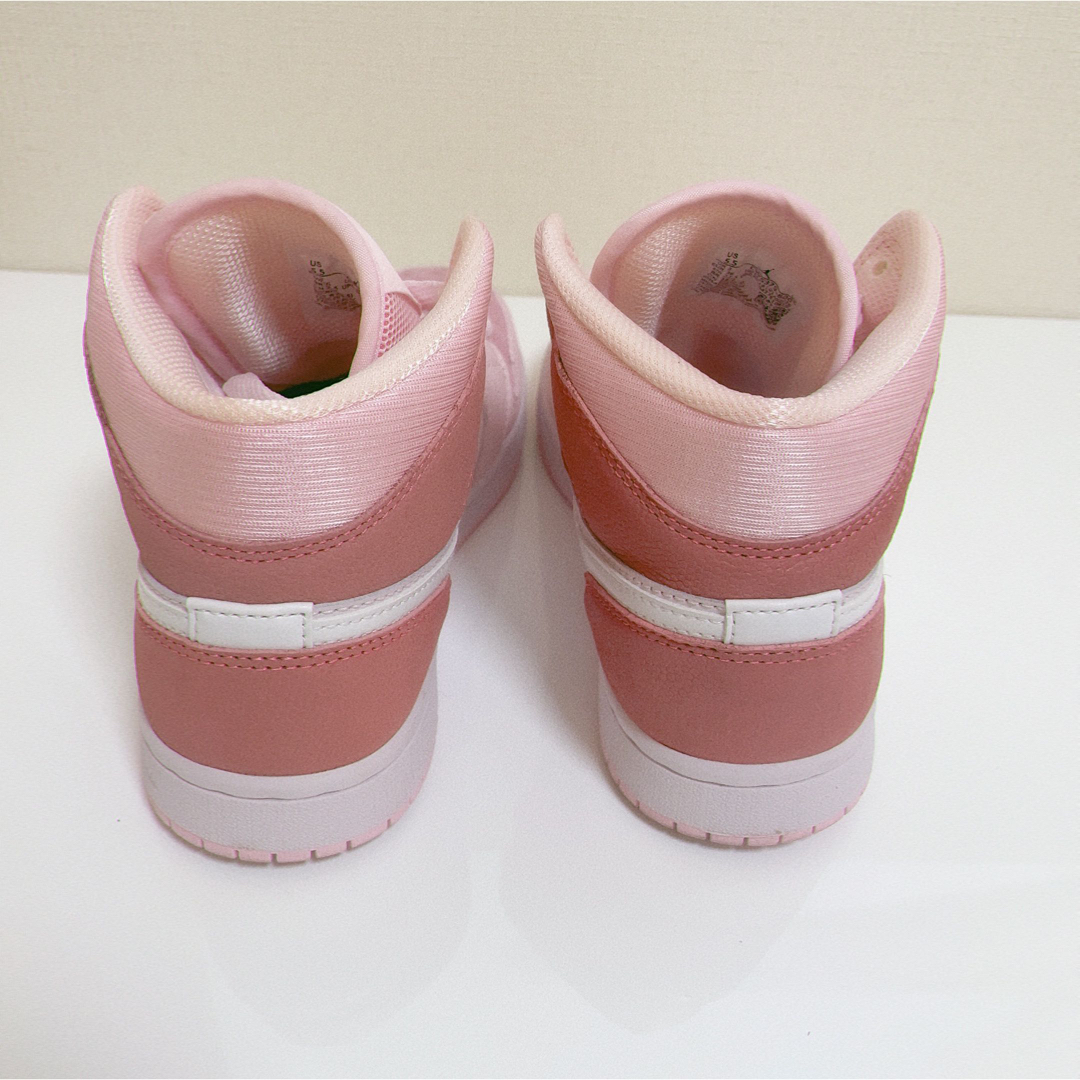 NIKE(ナイキ)のNike WMNS Air Jordan 1 Mid Digital Pink レディースの靴/シューズ(スニーカー)の商品写真