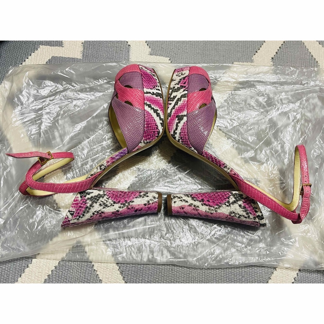 美品　ブルーノマリ　イタリア製　サンダル　ヒール　靴　ピンク　蛇革デザイン 2