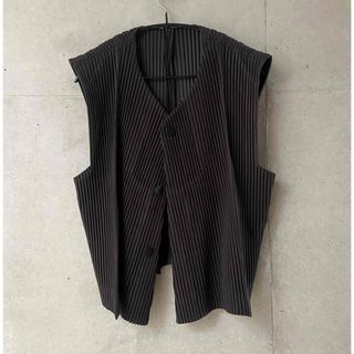 PLEATS PLEASE ISSEY MIYAKE ベスト　トップス　パーカー