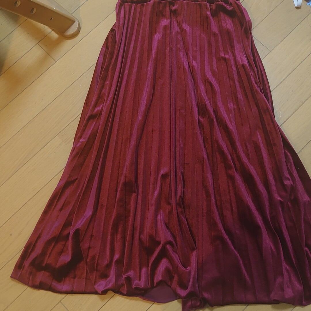 ELLE(エル)のELLE　ロングスカート　ベロア　プリーツ　かわいい　size38 秋冬 レディースのスカート(ロングスカート)の商品写真