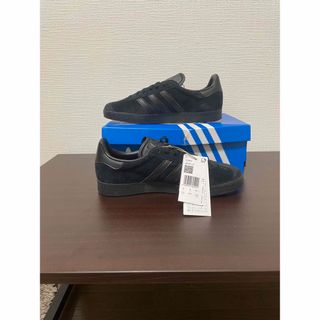 新品 即日 ADIDAS GAZELLE 22.5cm トリプルブラック