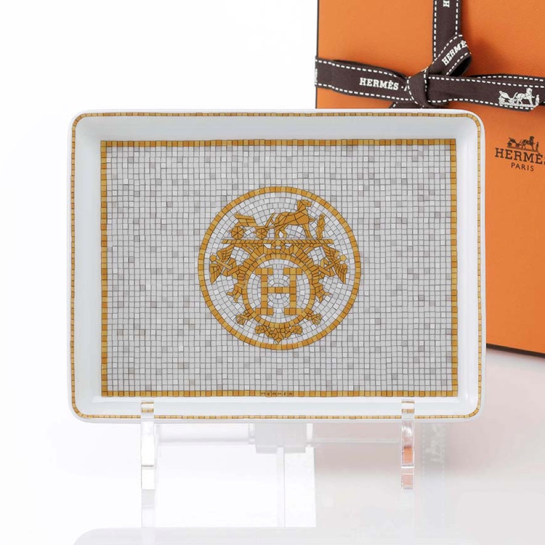 Hermes(エルメス)の【新品・未開封品】エルメス モザイク ゴールド トレー 角皿 小物入れ 飾り皿 インテリア/住まい/日用品のキッチン/食器(食器)の商品写真