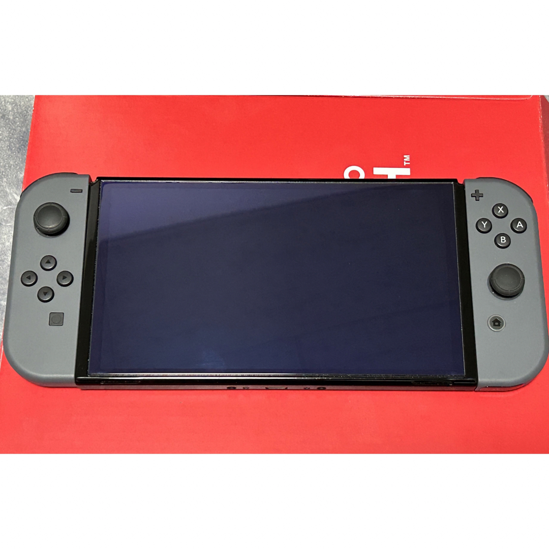 Nintendo Switch(ニンテンドースイッチ)の新型ニンテンドースイッチ 有機EL グレー エンタメ/ホビーのゲームソフト/ゲーム機本体(家庭用ゲーム機本体)の商品写真