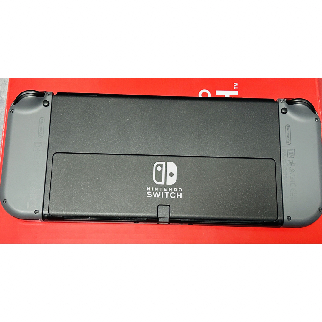 Nintendo Switch(ニンテンドースイッチ)の新型ニンテンドースイッチ 有機EL グレー エンタメ/ホビーのゲームソフト/ゲーム機本体(家庭用ゲーム機本体)の商品写真