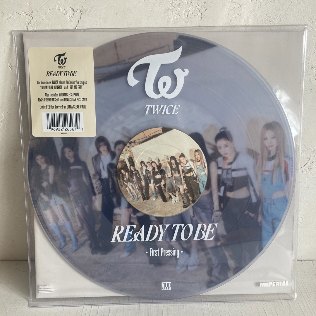 エンタメ/ホビー新品未開封　初回限定版　TWICE Ready to be アナログ レコード