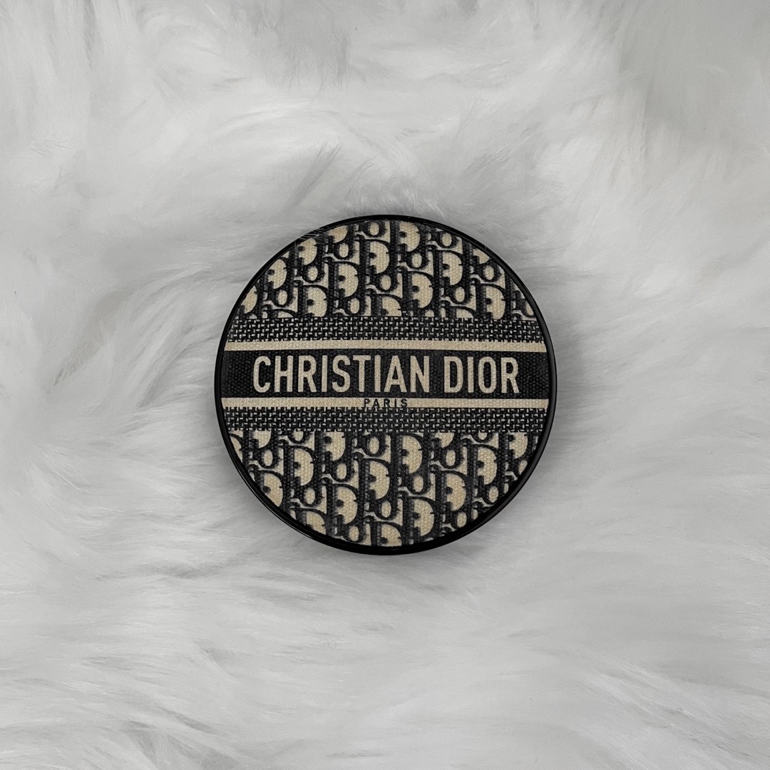 Dior(ディオール)のディオールスキンフォーエヴァー クッションファンデーションケースのみ  限定品 コスメ/美容のベースメイク/化粧品(ファンデーション)の商品写真