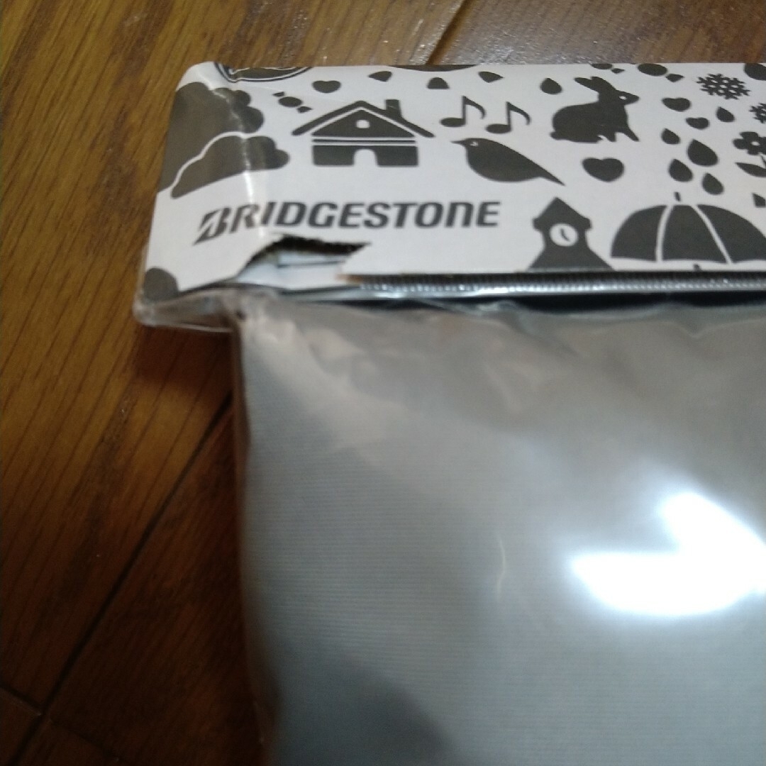 BRIDGESTONE(ブリヂストン)の《新品未使用品》ブリヂストンサイクルカバーグレー　ビッケ キッズ/ベビー/マタニティの外出/移動用品(自動車用チャイルドシートカバー)の商品写真