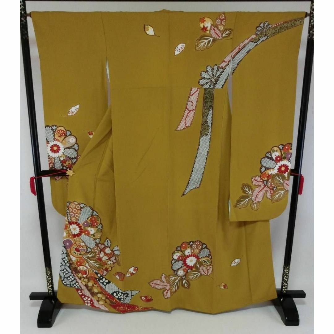 Ｓお仕立て上がり正絹振袖　渋い芥子色地に花、木の葉模様　金糸刺繍　縮緬生地 レディースの水着/浴衣(着物)の商品写真