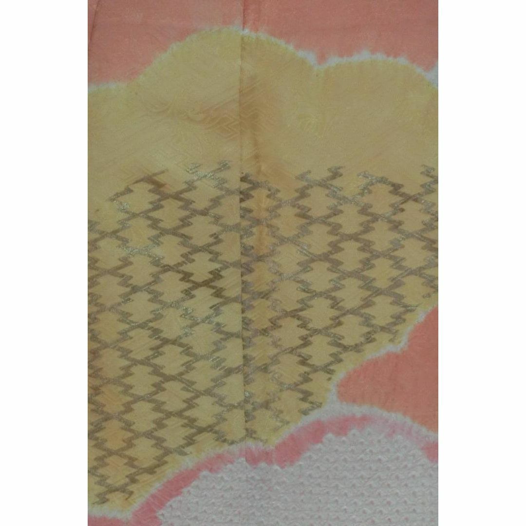 Sお仕立て上がり正絹振袖 オレンジピンク色地に花柄 絞り 金糸刺繍 縫い紋一つ紋 7