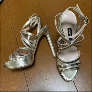 ナインウエスト(NINE WEST)のNINE WEST ヒール　ゴールド　金色(ハイヒール/パンプス)