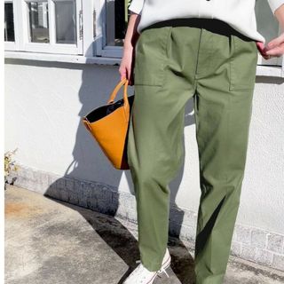 スピックアンドスパン(Spick & Span)のSpick&Span バックサテン　イージーカーゴパンツ(ワークパンツ/カーゴパンツ)