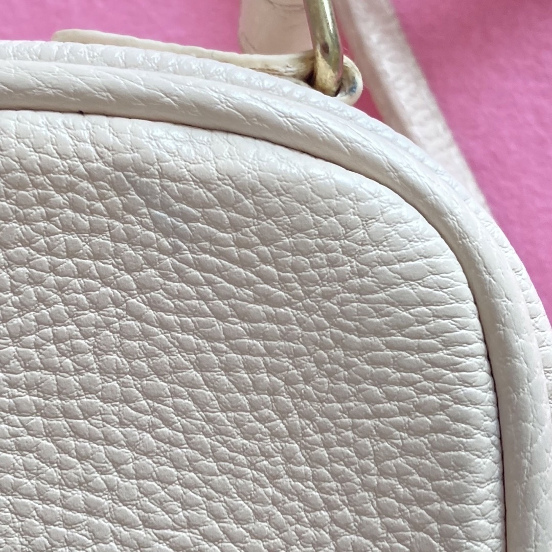 FOREVER 21(フォーエバートゥエンティーワン)のポシェット　ベビーピンク レディースのバッグ(ショルダーバッグ)の商品写真
