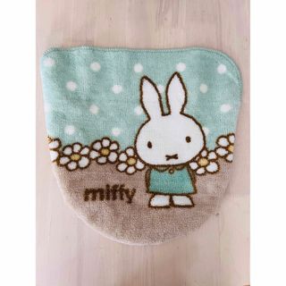 ミッフィー  miffy トイレタリーセット　(リトルミイ/レッド)　未使用(トイレマット)