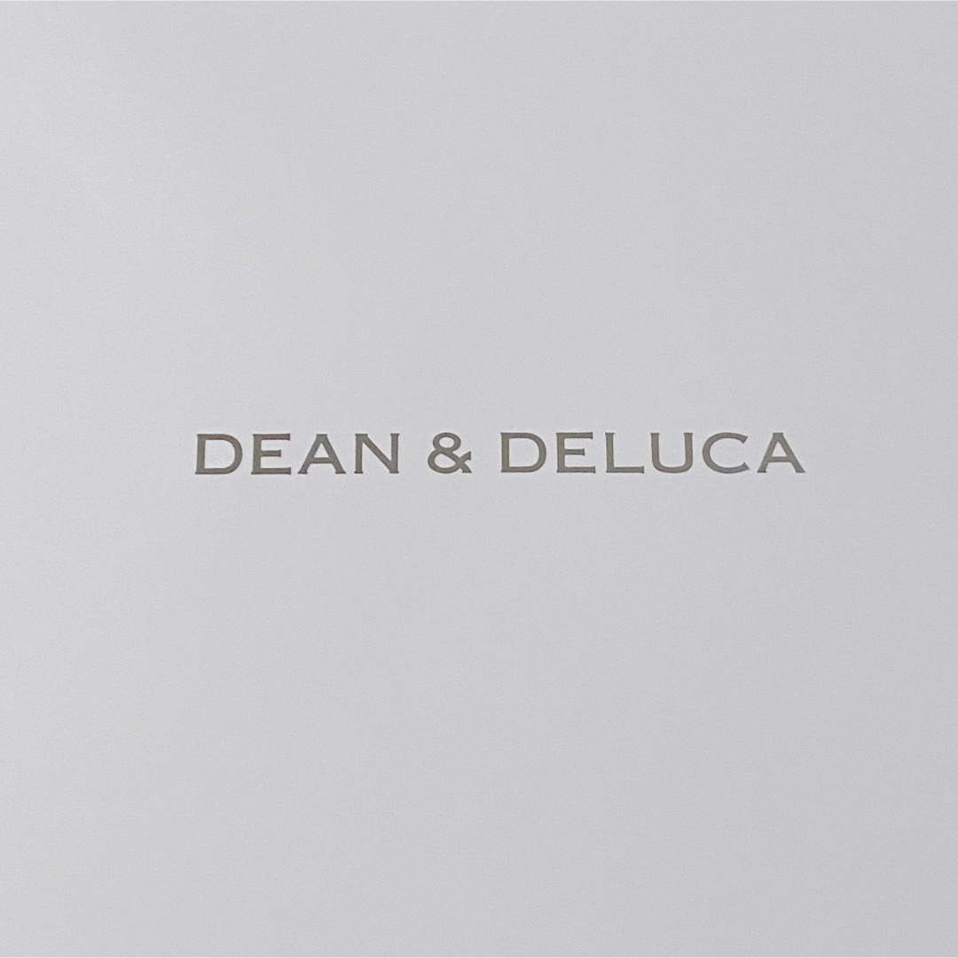 DEAN & DELUCA(ディーンアンドデルーカ)のカタログギフト　冊子　DEAN & DELUCA エンタメ/ホビーの雑誌(料理/グルメ)の商品写真