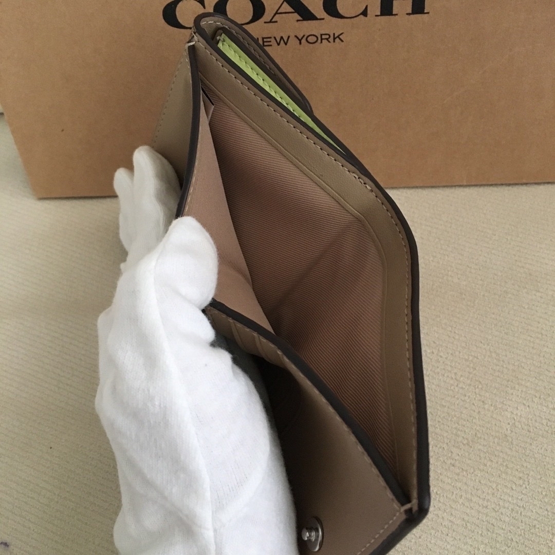 新品 COACH コーチ 定価49,500円 二つ折り財布 シグネチャー レザー