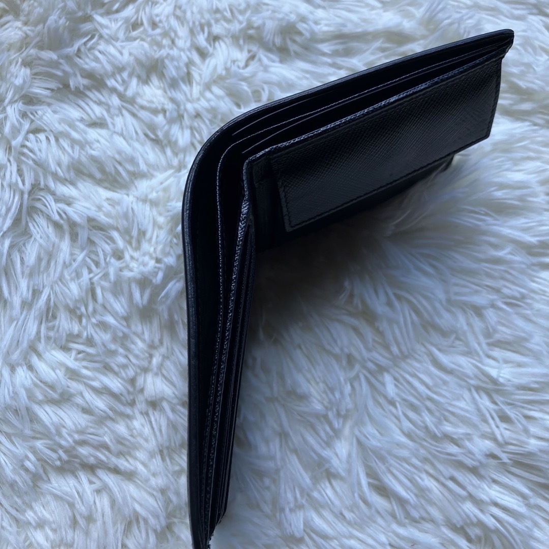 美品 箱付】PRADA プラダ 二つ折り財布 三角ロゴ サフィアーノ 美品 箱付】PRADA プラダ 二つ折り財布 三角ロゴ サフィアーノ