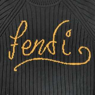 FENDI - 【超人気モデル】FENDI フェンディ ブラック センターロゴ