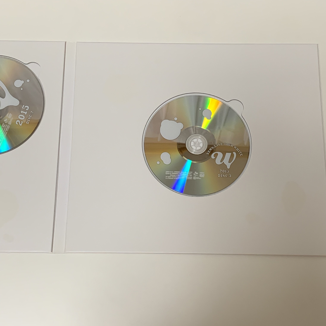 NEWS  WHITE ライブDVD 初回盤