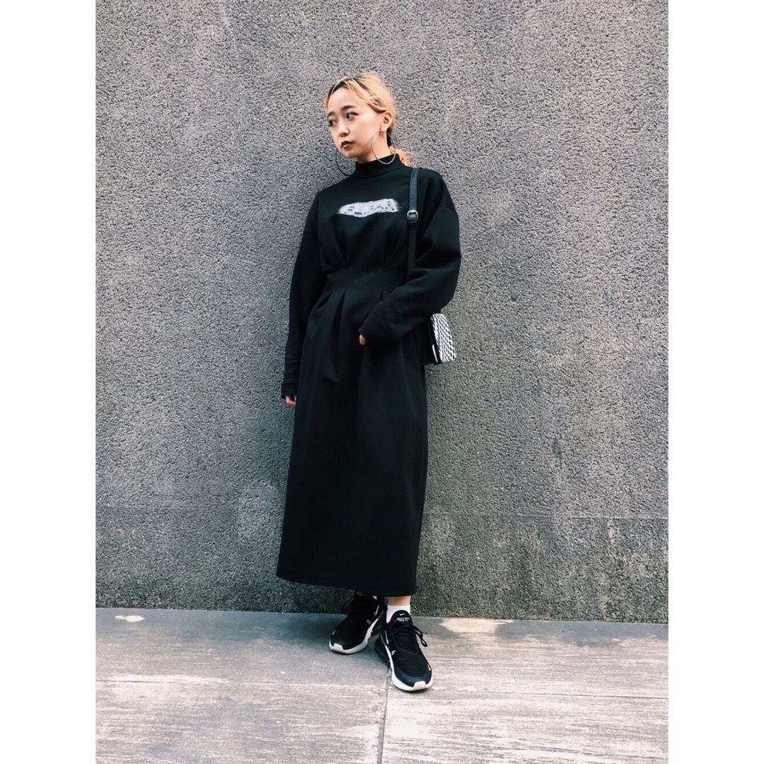 G.V.G.V.(ジーヴィジーヴィ)のG.V.G.V. 　DOUBLE KNIT HIGH NECK DRESS レディースのワンピース(ロングワンピース/マキシワンピース)の商品写真