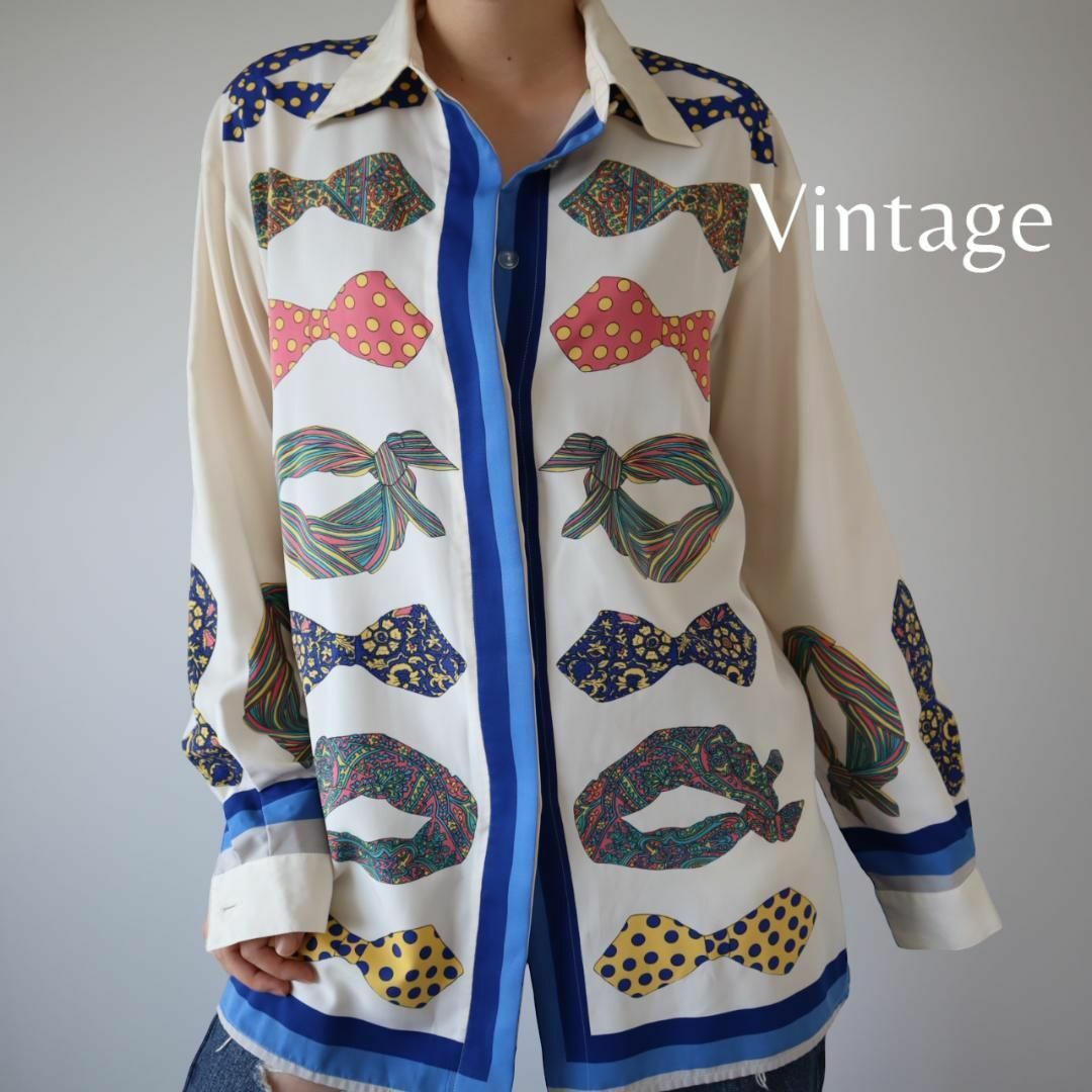 【vintage】レトロ リボン デザイン スカーフ柄 とろみ 長袖シャツ 白