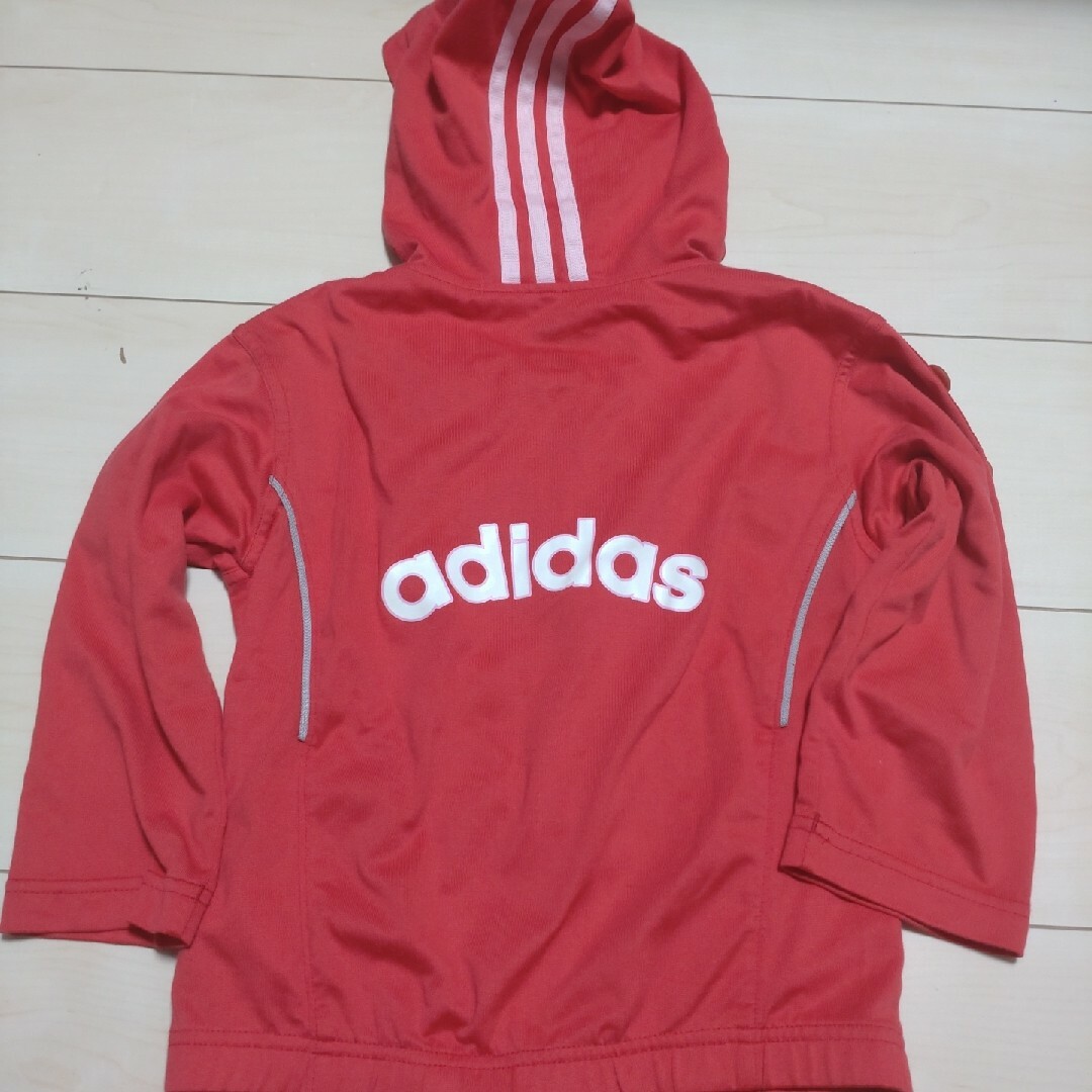 adidas(アディダス)のアディダス　パーカー　110 キッズ/ベビー/マタニティのキッズ服女の子用(90cm~)(ジャケット/上着)の商品写真