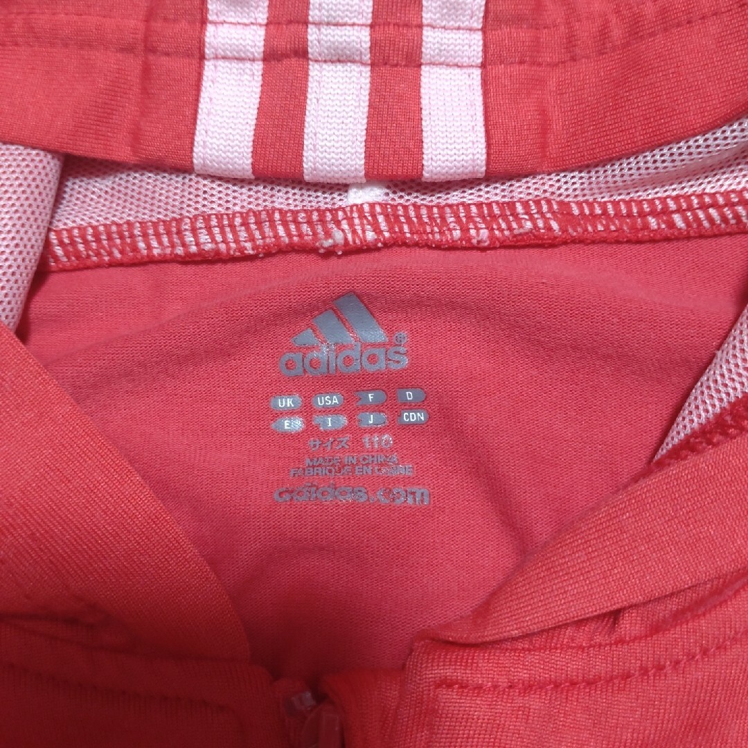 adidas(アディダス)のアディダス　パーカー　110 キッズ/ベビー/マタニティのキッズ服女の子用(90cm~)(ジャケット/上着)の商品写真