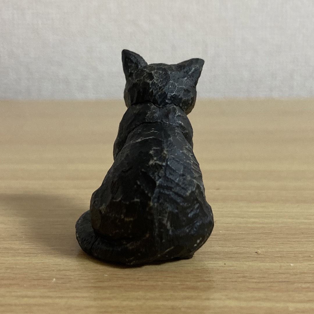 はしもとみお　猫の彫刻　クロネコ　黒猫　【ガチャポン】 エンタメ/ホビーのフィギュア(その他)の商品写真