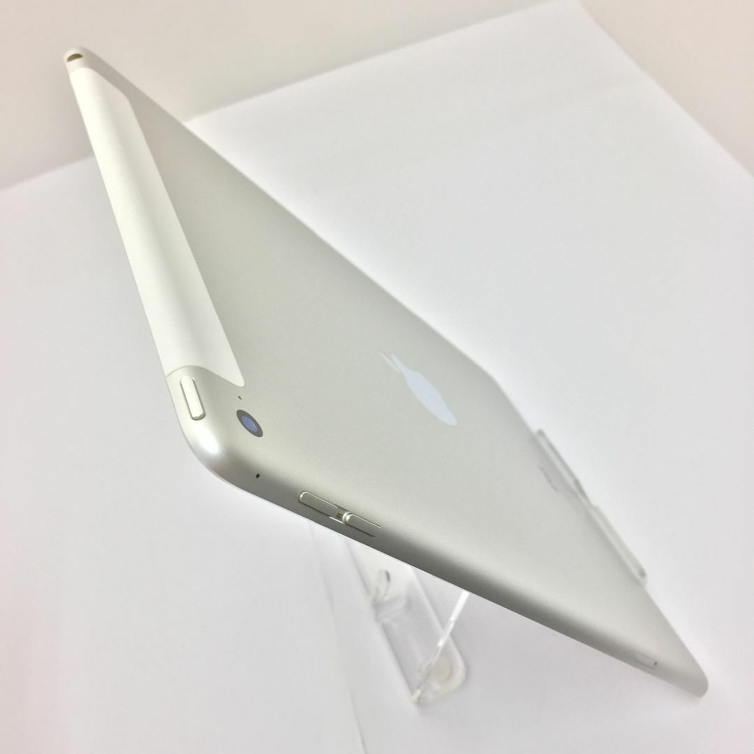 iPad(アイパッド)の【B】iPad Air 2/16GB/356966060635150 スマホ/家電/カメラのPC/タブレット(タブレット)の商品写真