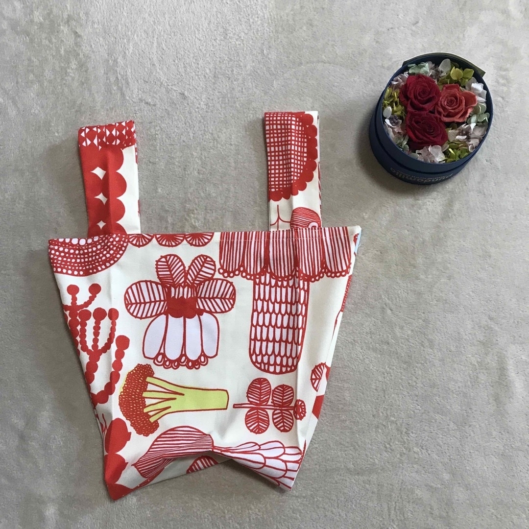 marimekko(マリメッコ)の【専用】マリメッコ  生地　ハンドメイド　コンビニバッグ ハンドメイドのファッション小物(バッグ)の商品写真