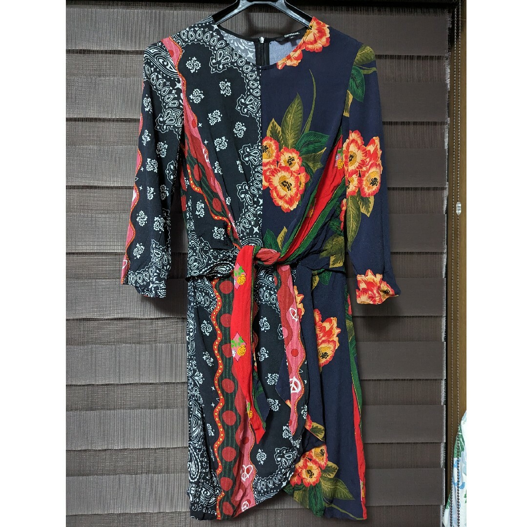 未使用*送料無料 デシグアル 36 ワンピース desigual