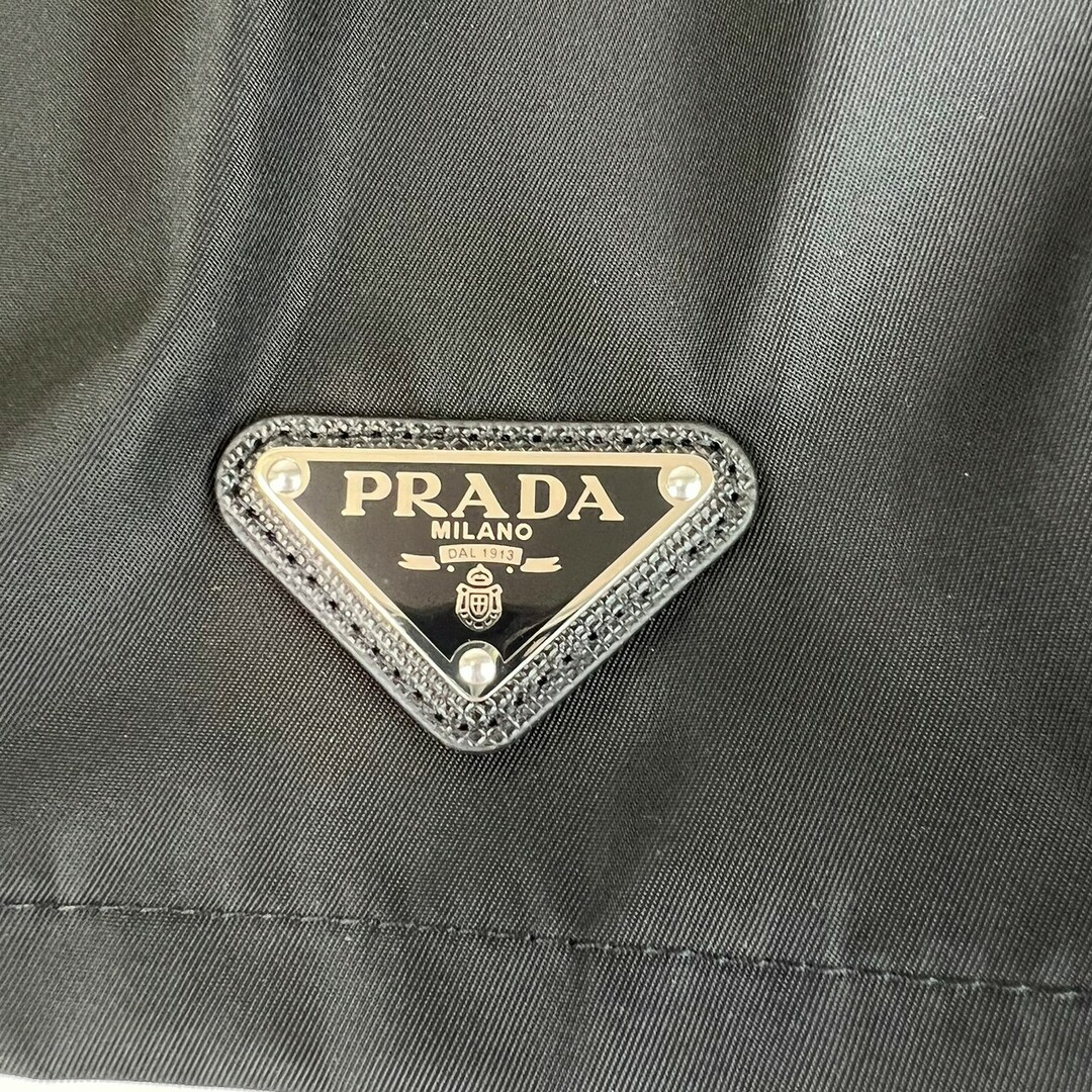 PRADA(プラダ)の新品未使用　PRADA プラダ　レーヨン　ショートパンツ　サイズ38 レディースのパンツ(ショートパンツ)の商品写真