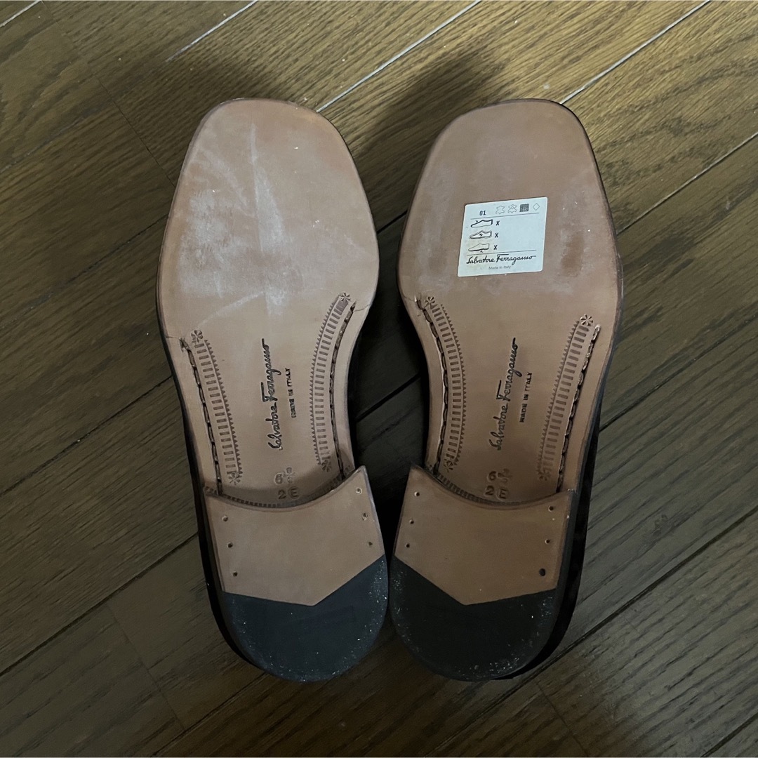 Salvatore Ferragamo(サルヴァトーレフェラガモ)のサルヴァトーレフェラガモ ローファー  スエード ガンチーニ 6.5 メンズの靴/シューズ(ドレス/ビジネス)の商品写真