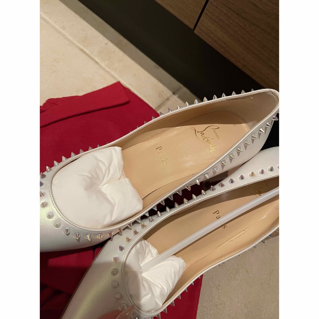 Christian Louboutin(クリスチャンルブタン)のルブタン　ハイヒール　アンジェリーナ　スタッズ　パンプス　レッドソール レディースの靴/シューズ(ハイヒール/パンプス)の商品写真