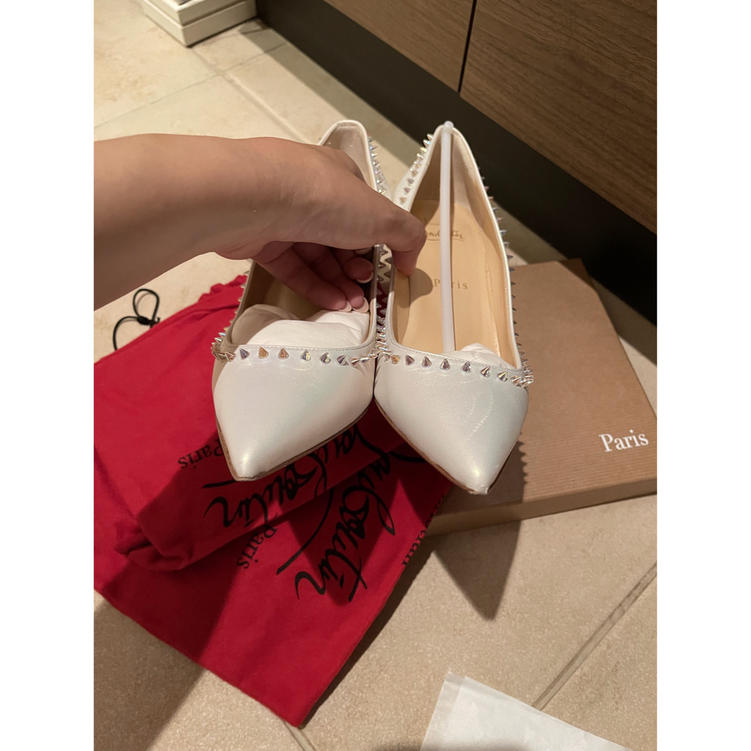 Christian Louboutin(クリスチャンルブタン)のルブタン　ハイヒール　アンジェリーナ　スタッズ　パンプス　レッドソール レディースの靴/シューズ(ハイヒール/パンプス)の商品写真