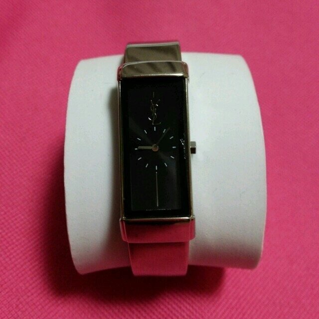 Saint Laurent(サンローラン)のkonkon様☆専用  イブサンローラン  腕時計 レディースのファッション小物(腕時計)の商品写真
