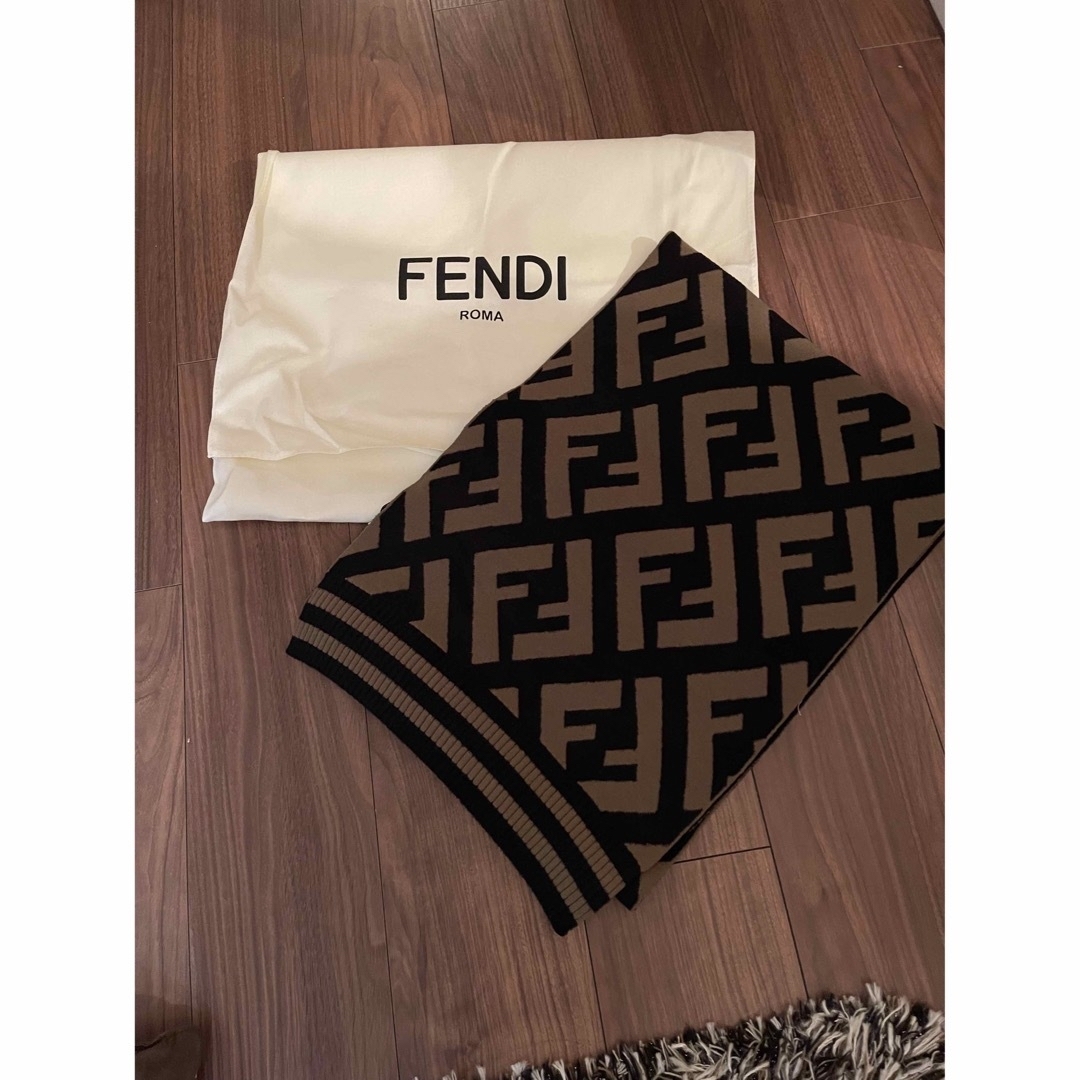 新品未使用品 FENDI  ブラウンウールスカーフ