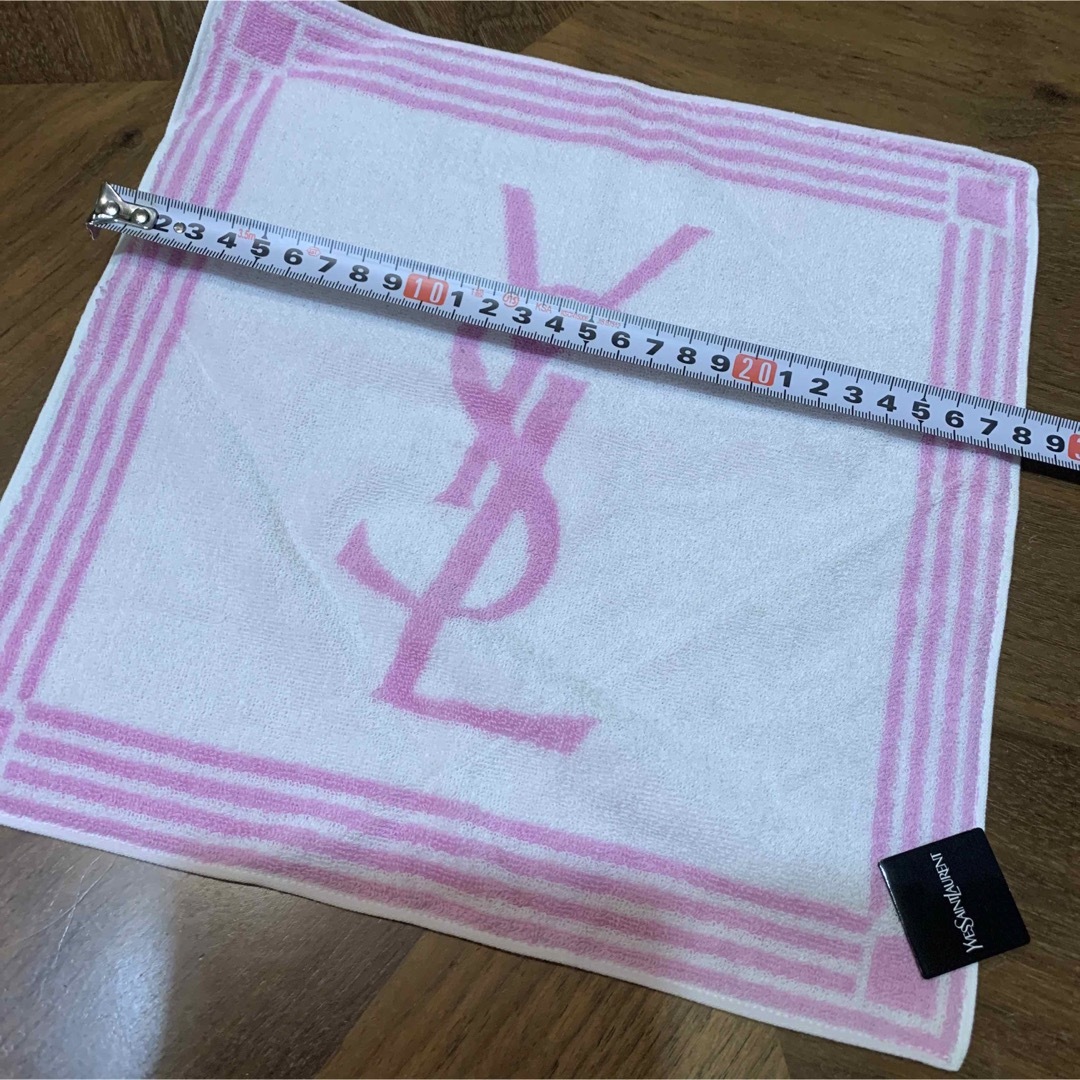 Yves Saint Laurent(イヴサンローラン)の値下げしました‼︎ イヴ・サンローラン　タオルハンカチセット③ レディースのファッション小物(ハンカチ)の商品写真