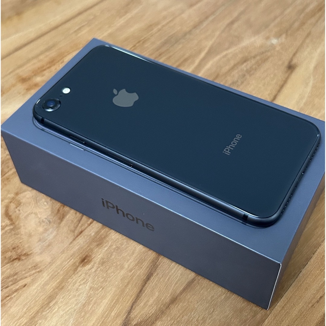 iPhone8  simフリー　space gray