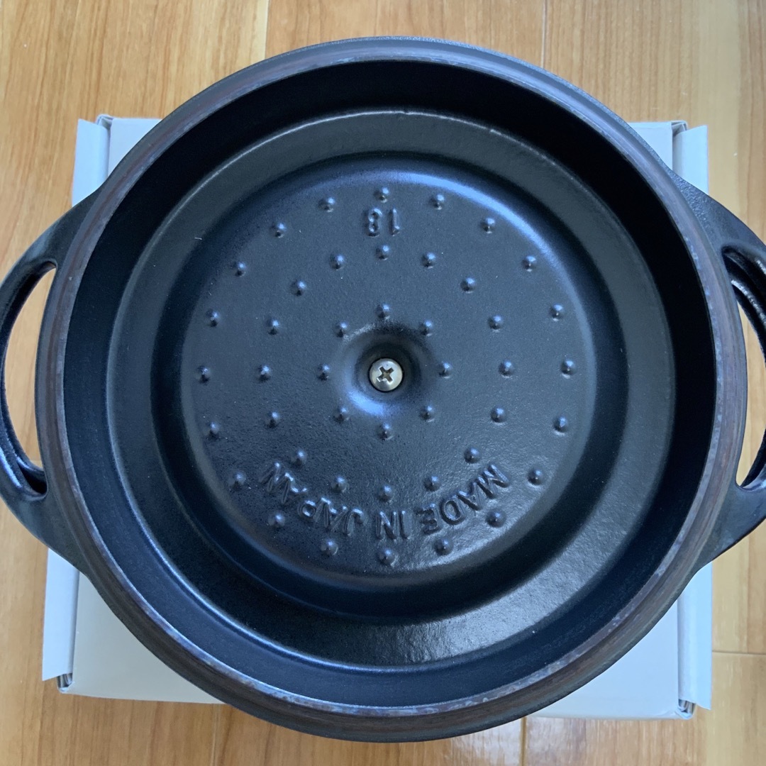 Vermicular(バーミキュラ)のバーミキュラ　oven pot round#18 インテリア/住まい/日用品のキッチン/食器(鍋/フライパン)の商品写真