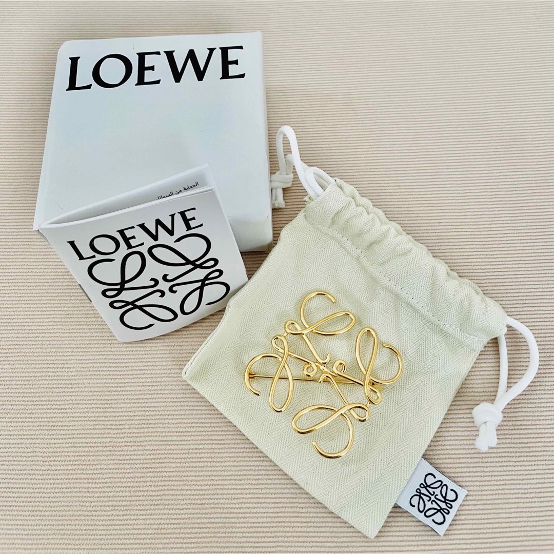 LOEWE  ロエベ　アナグラム ブローチ ゴールド　新品　未使用